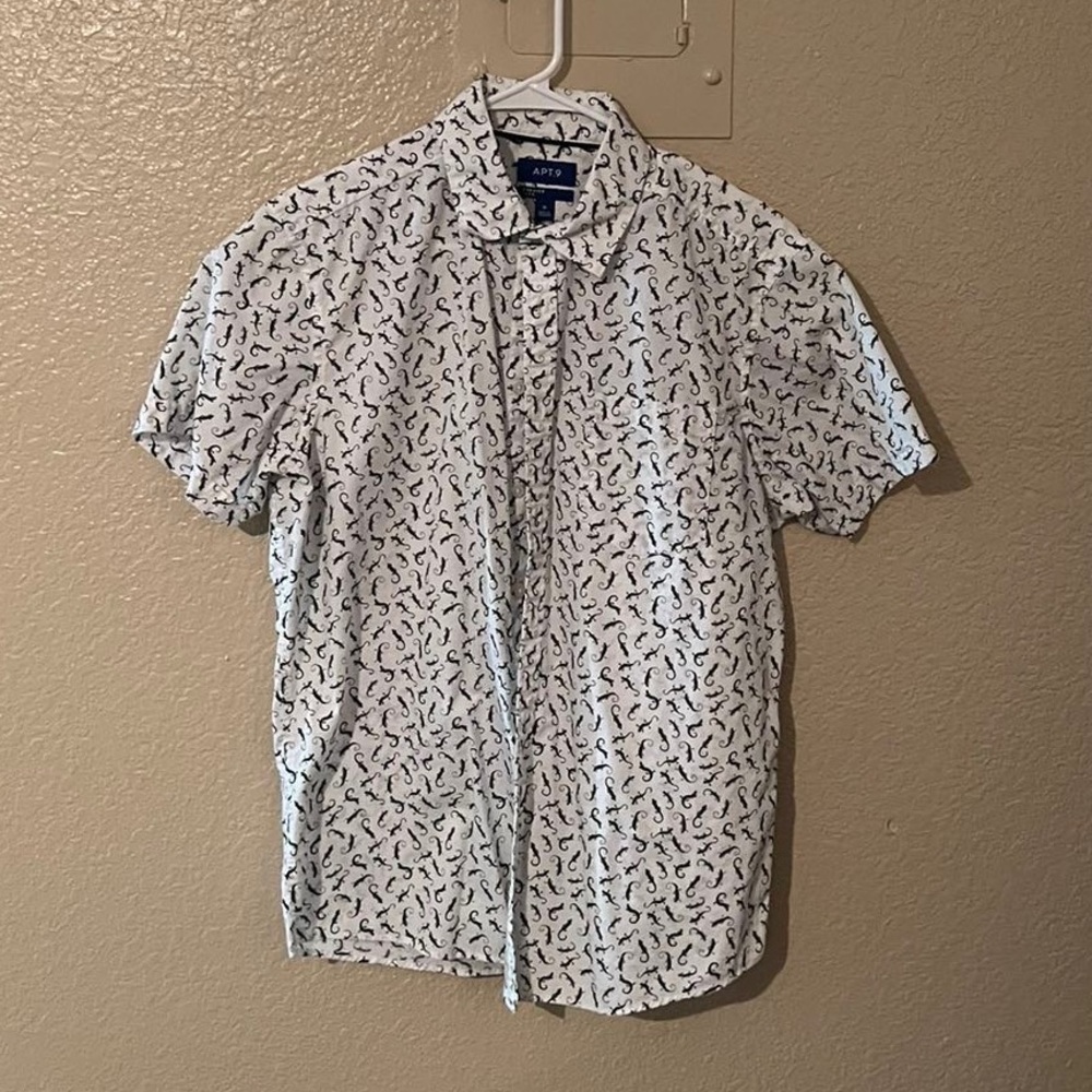 White Apt 9 button down shirt